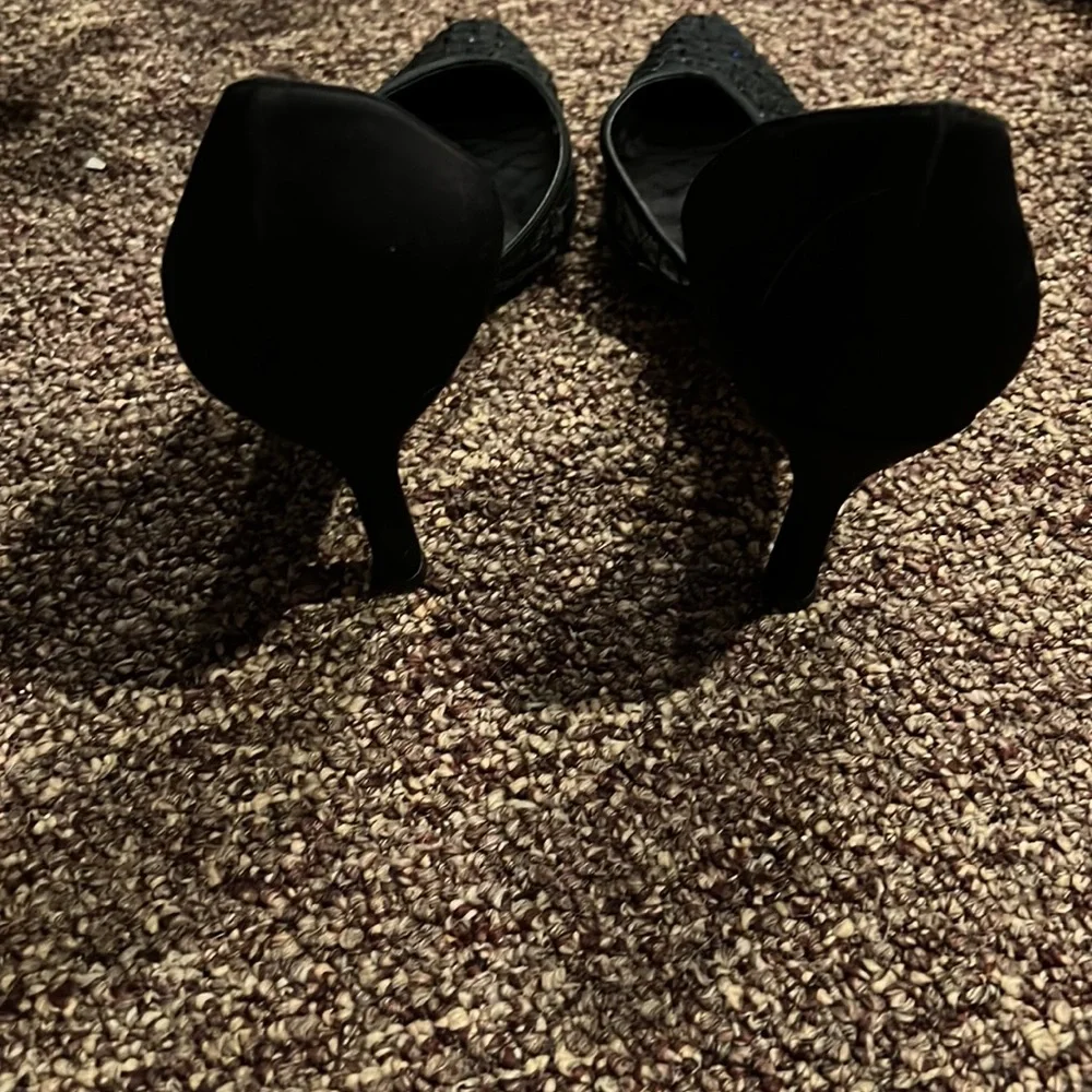 Heels - Picture 3 of 4